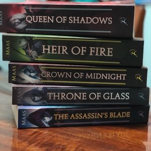 Thorne Of Glass Novel by Sarah J. Maas